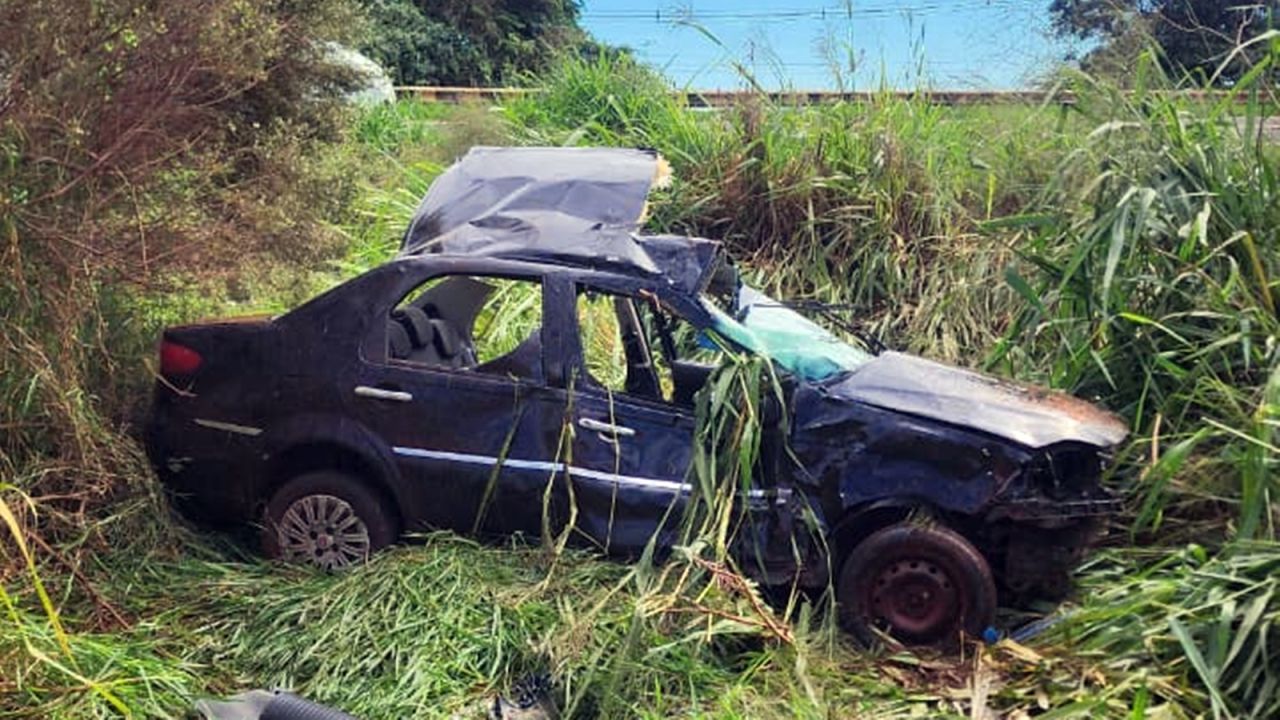 Capotamento na BR-369 deixa motorista ferido entre Corbélia e distrito da Penha