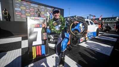 Imagem referente a notícia: NASCAR Brasil: Nicolas Costa vence a corrida deste domingo em Cascavel