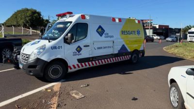 Imagem referente a notícia: Médico de Cascavel fica ferido após bater moto em Fiat Palio na PR-317, em Floresta