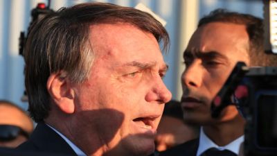 Imagem referente a notícia: Bolsonaro tem alta hospitalar após passar por cirurgia no ombro