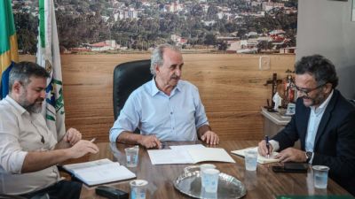 Imagem referente a notícia: BRDE e Prefeitura de Cascavel firmam acordo para projetos de PPPs e concessões