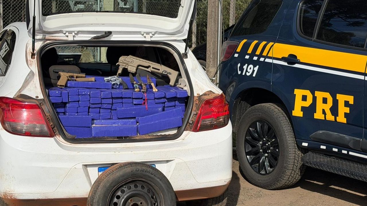 PRF apreende mais de 300 quilos de maconha, armas e munições na BR-277 em Guarapuava