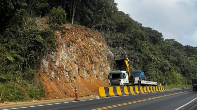 EPR Iguaçu amplia sinalização para avanço das obras de contenção de taludes na Serra da Esperança