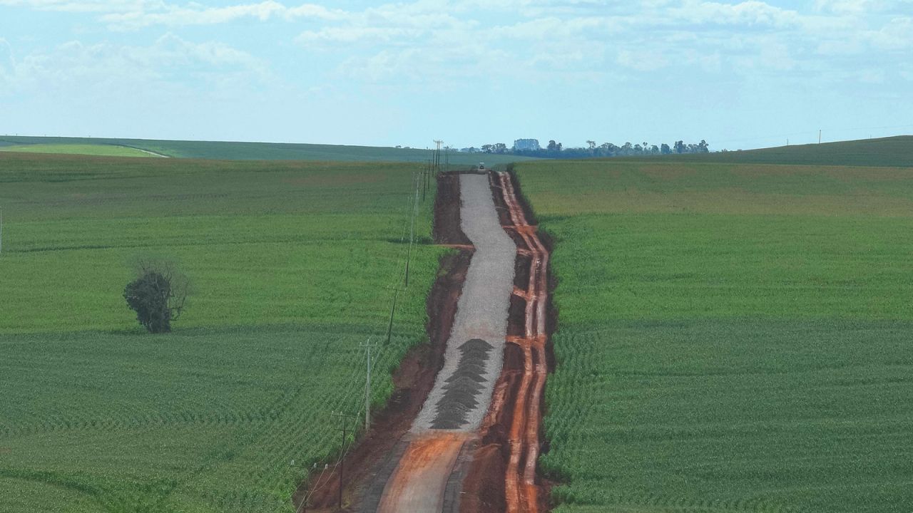Paraná investe R$ 3,5 bilhões no escoamento da zona rural de mais de 260 cidades