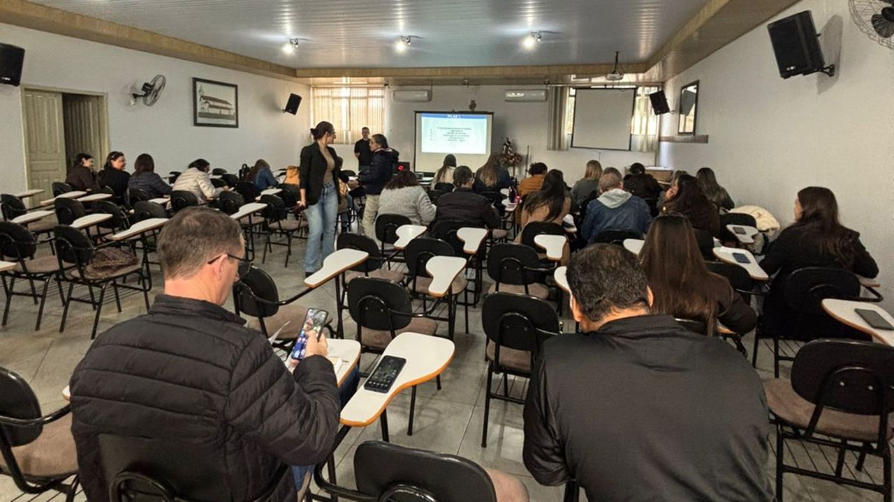 Formação sobre BNCC Computação fortalece inovação pedagógica na rede municipal de ensino de Corbélia