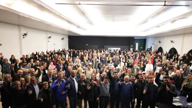 Gugu Bueno reúne 400 lideranças em Cascavel e amplia base política para disputa eleitoral de 2026