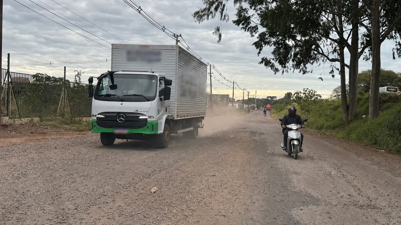 Trecho sem asfalto em acesso à BR-369 causa acidentes e gera reclamações de motoristas em Cascavel