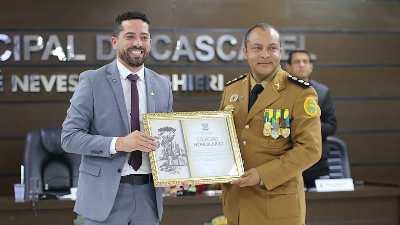 Comandante do 5º Comando Regional, cel. PM Valmir de Souza recebe título de Cidadão