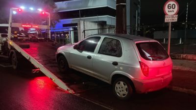Imagem referente a notícia: Motorista embriagado e sem habilitação é flagrado com histórico de multas por velocidade em Cascavel