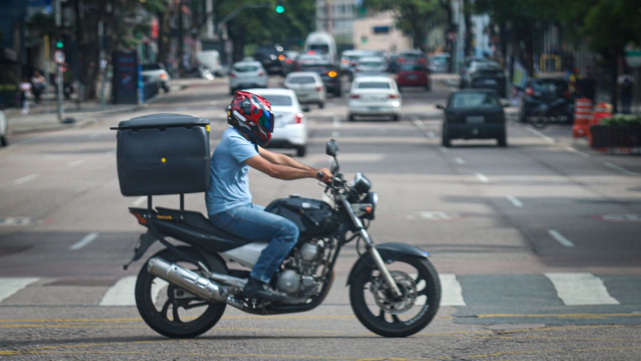 Com IPVA zerado, número de motocicletas cresce 20% em um ano no Paraná
