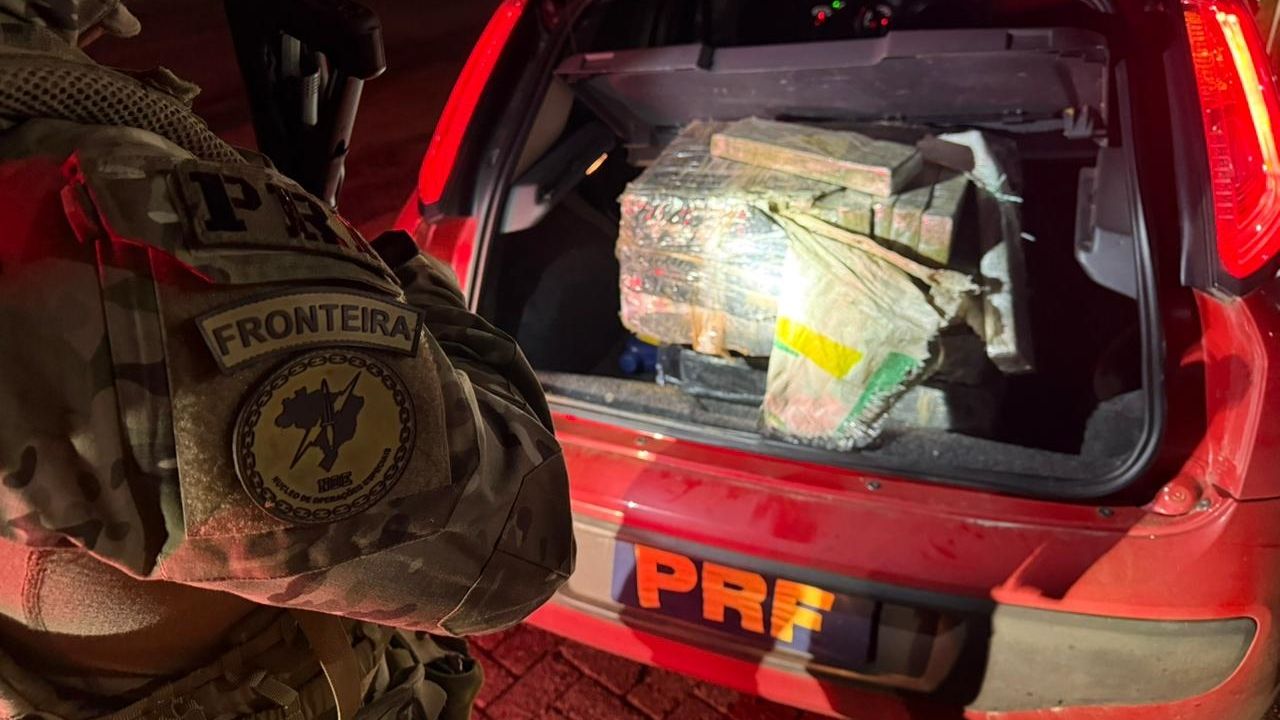 Casal é preso com 121 kg de maconha durante abordagem da PRF na BR-277 em Cascavel