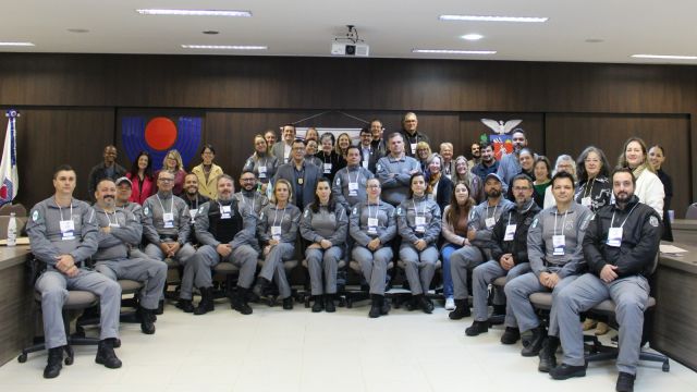 Imagem referente a notícia: Em Cascavel, PPPR e Unioeste fortalecem reintegração social com projeto de ensino superior para apenados
