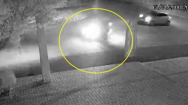 Imagem referente a notícia: Acidente entre Honda Biz e CG deixa três feridos e mobiliza Siate no Jardim Verona, em Cascavel