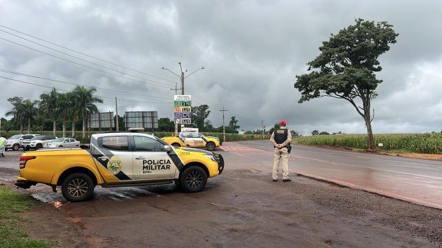 Imagem referente a notícia: Chuva intensa no Oeste do Paraná leva BPRV a reforçar pontos de fiscalização em trechos críticos de rodovias