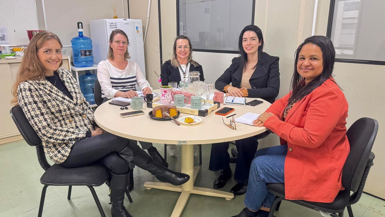Servidores de Cascavel fazem visita técnica a setores da Prefeitura de Toledo