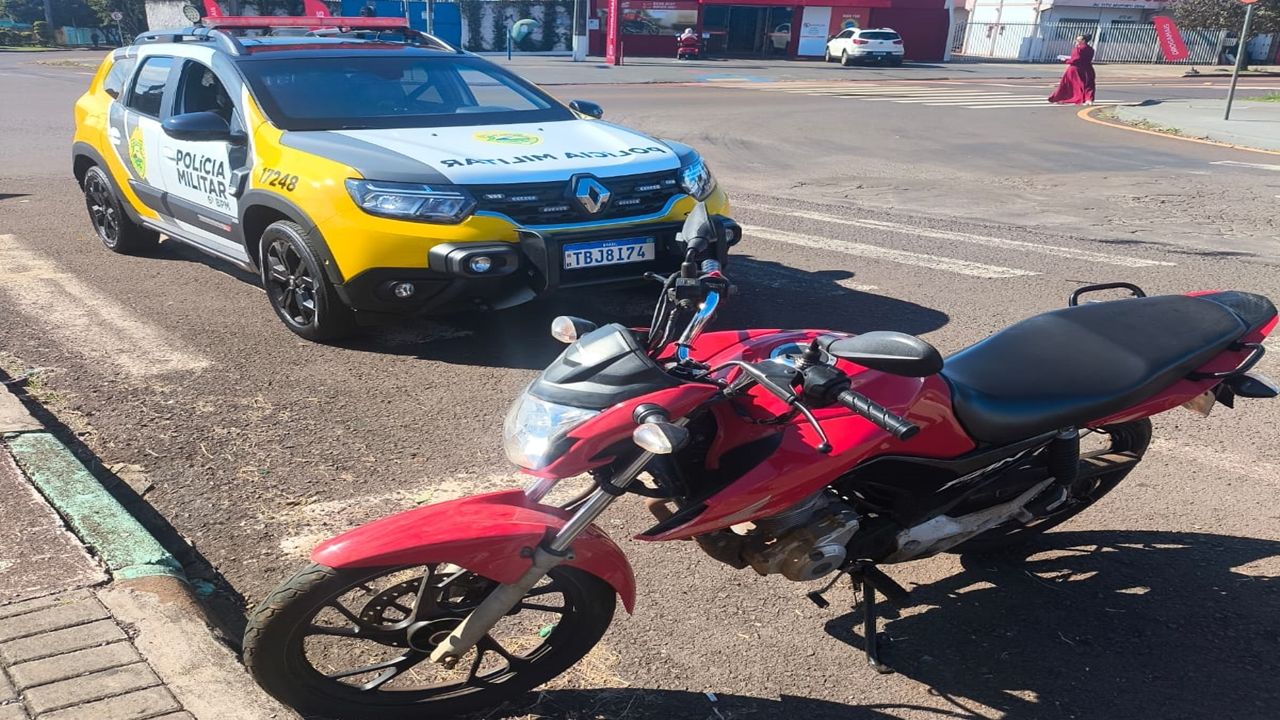 Motocicleta com escapamento alterado é apreendida durante abordagem da PM em Cascavel