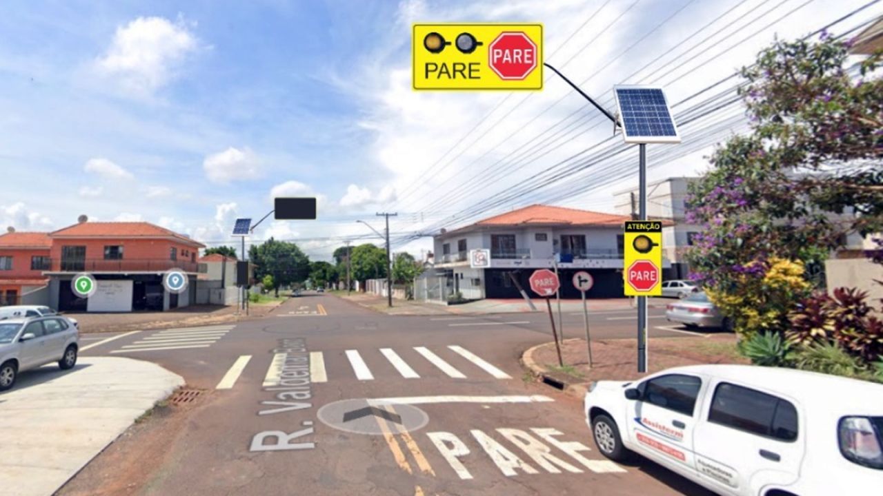 MAIO AMARELO | Transitar instala novas placas luminosas para reforçar parada obrigatória em cruzamentos de Cascavel