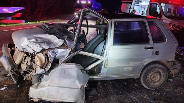 Ultrapassagem termina em colisão frontal e deixa dois feridos na BR-376, em Imbaú