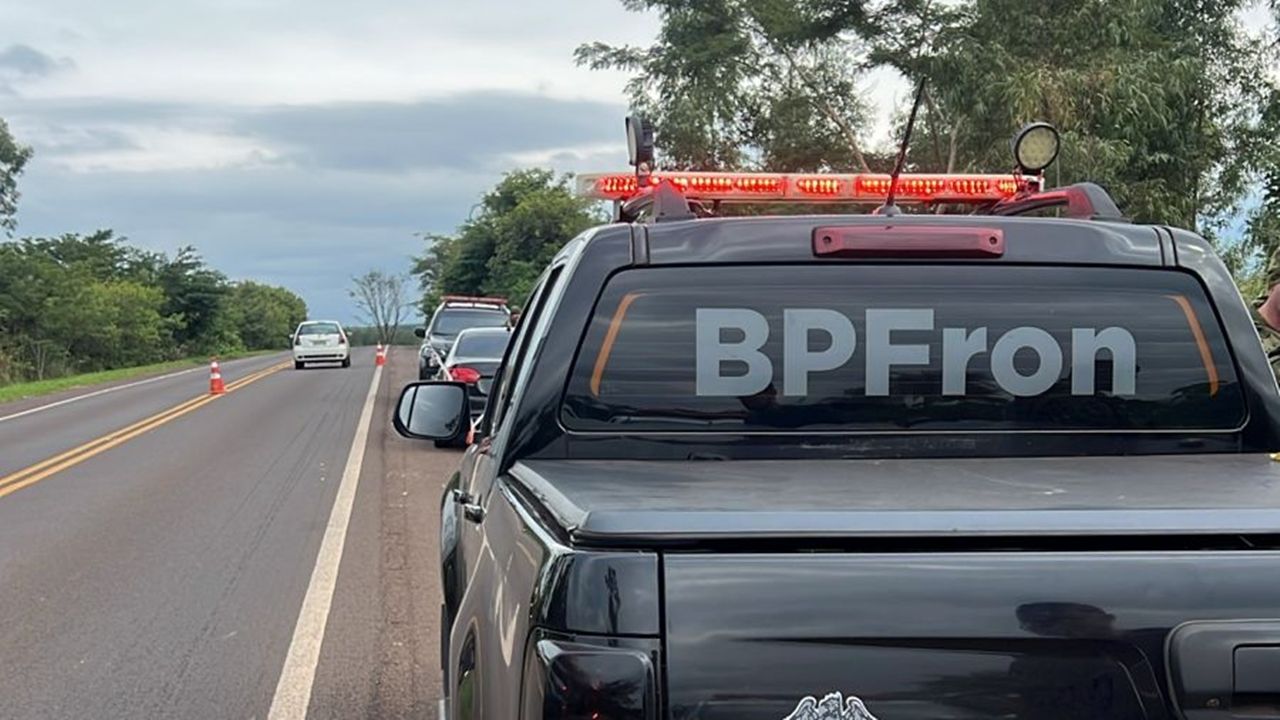 Operação do BPFRON termina com dois mortos e apreensão de armas na PR-272, em Iporã