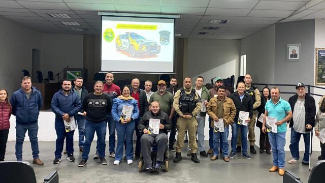 Imagem referente a notícia: Patrulha Rural 4.0 reúne produtores em Braganey para reforçar segurança no campo