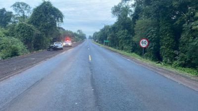 Imagem referente a notícia: Colisão entre carros e moto deixa dois feridos na PR-317 em Santa Helena