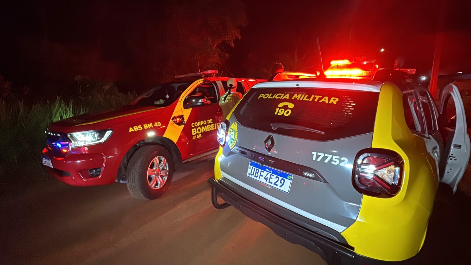 Imagem referente a notícia: Homem é encontrado morto com tiro na cabeça e revólver ao lado do corpo no Jardim Florais do Paraná em Cascavel