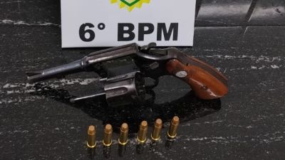 Imagem referente à notícia: Homem é preso com revólver calibre .38 durante abordagem policial em Guaraniaçu