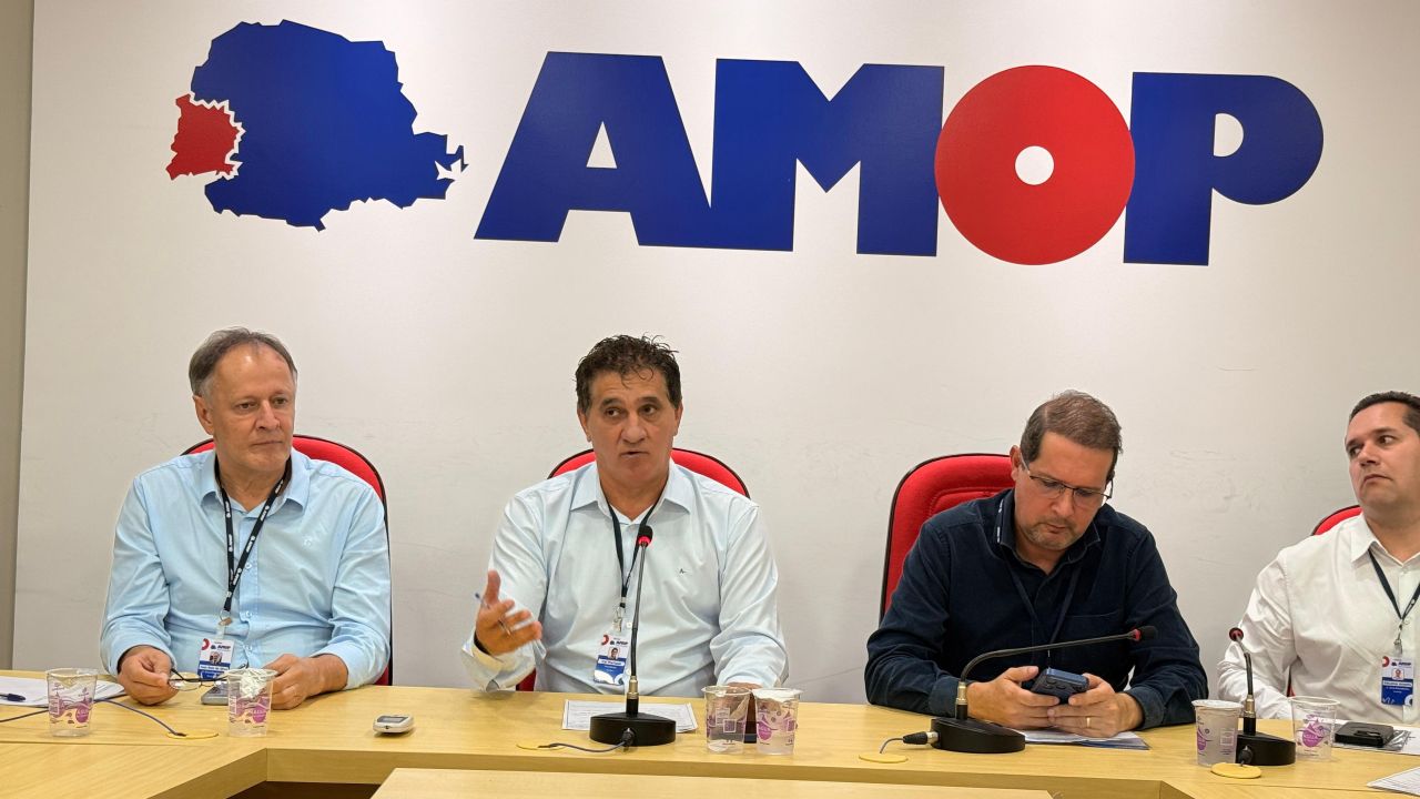 Nova diretoria da AMOP realiza primeira Assembleia Geral com presença de prefeitos do Oeste do Paraná