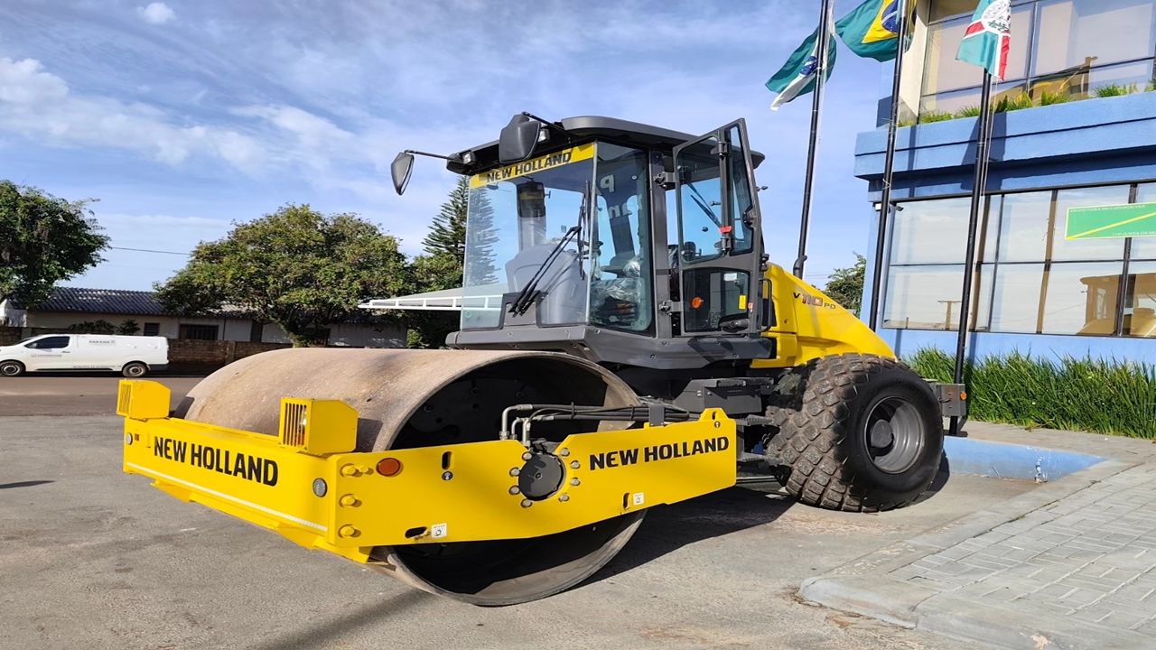 Catanduvas recebe novo rolo compactador e amplia estrutura para recuperação de estradas rurais