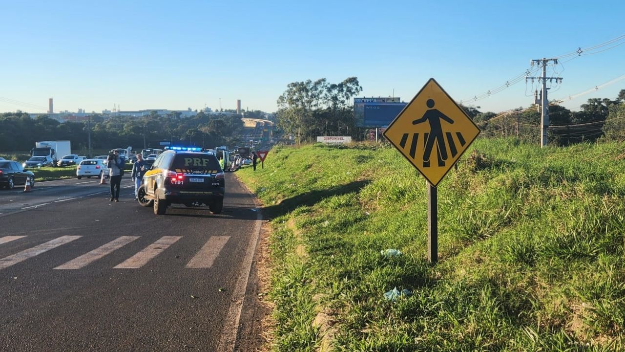 Pedestre morre atropelado ao atravessar faixa na BR-376, na entrada de Maringá