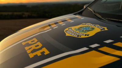 Imagem referente à notícia: PRF encaminha pai à Polícia Civil por abandono de incapaz após deixar filho de 11 anos sozinho em Irati