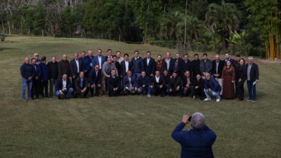 Imagem referente à notícia: Sandro Alex recebe apoio de 25 prefeitos da Região Metropolitana de Curitiba