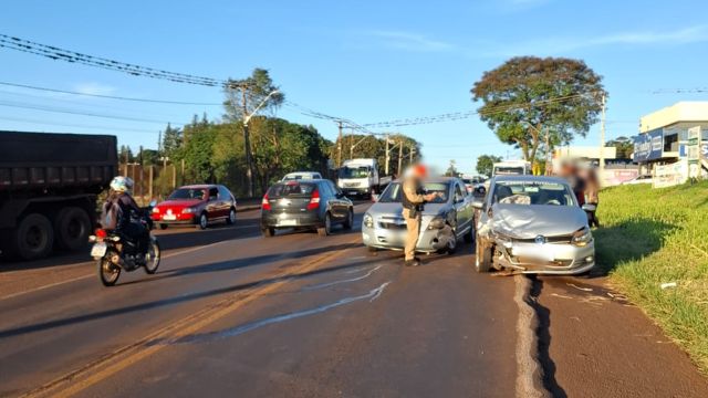 Colisão transversal na PR-317 deixa três passageiras feridas em Toledo