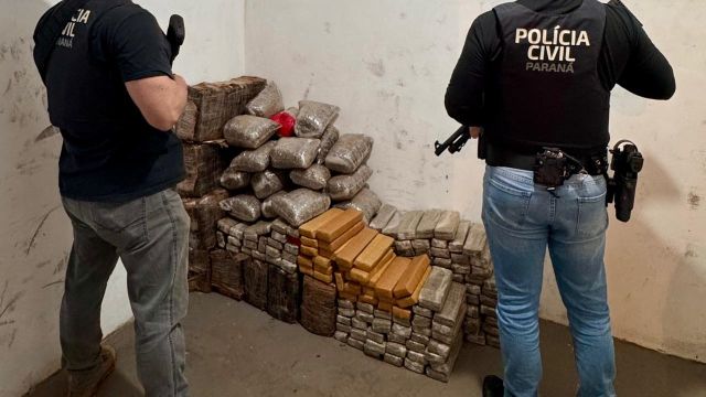Polícia Civil apreende mais de 211 kg de maconha após localizar carro acidentado na BR-277 em Guaraniaçu