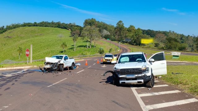 Colisão entre Ford Ranger e Fiat Strada deixa motorista ferido na PR-180 em Boa Vista da Aparecida