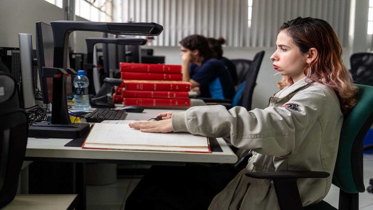Paraná já digitalizou mais de 5,5 milhões de páginas em projeto inédito da Educação