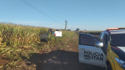 Imagem referente à notícia: Capotamento de Saveiro na PR-182 mobiliza Polícia Rodoviária em Maripá; motorista não foi localizado