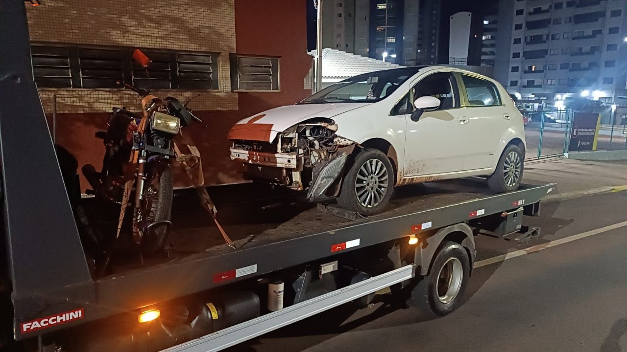 Motorista embriagado é preso após colisão entre carro e moto no Centro de Cascavel