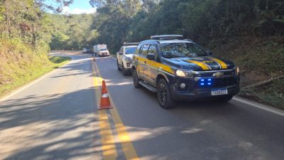 Imagem referente à notícia: Motociclista morre em colisão frontal com camionete na BR-476, em Bocaiuva do Sul