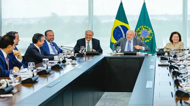 Governo Federal prevê aumento de etanol na gasolina de 30% para até 32%