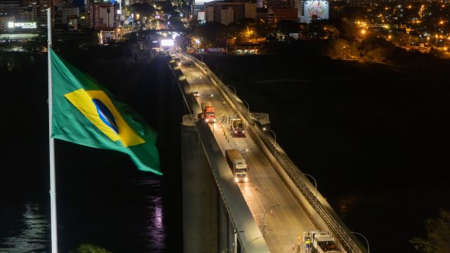 EPR Iguaçu programa operação noturna para reparos no pavimento e melhorias na iluminação da Ponte da Amizade