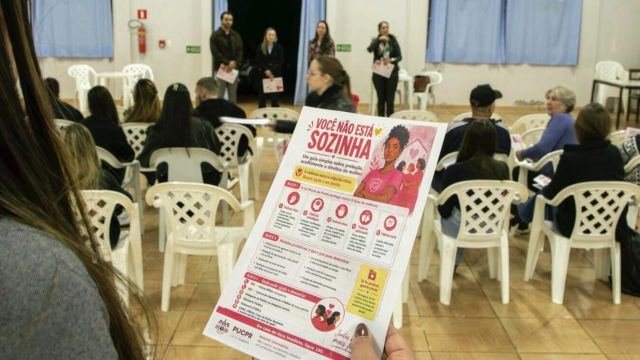 Violência contra mulher aumenta em dias de jogos de futebol e acende alerta sobre acesso à informação