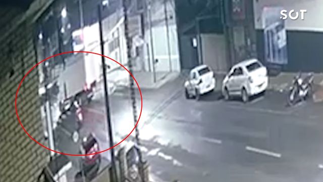 Imagem referente a notícia: Motorista de caminhão é indiciado após acidente que matou jovem motociclista em Irati