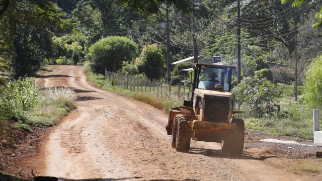 Acelera interior: Cascavel autoriza mais de R$ 18,8 milhões para pavimentar estradas rurais