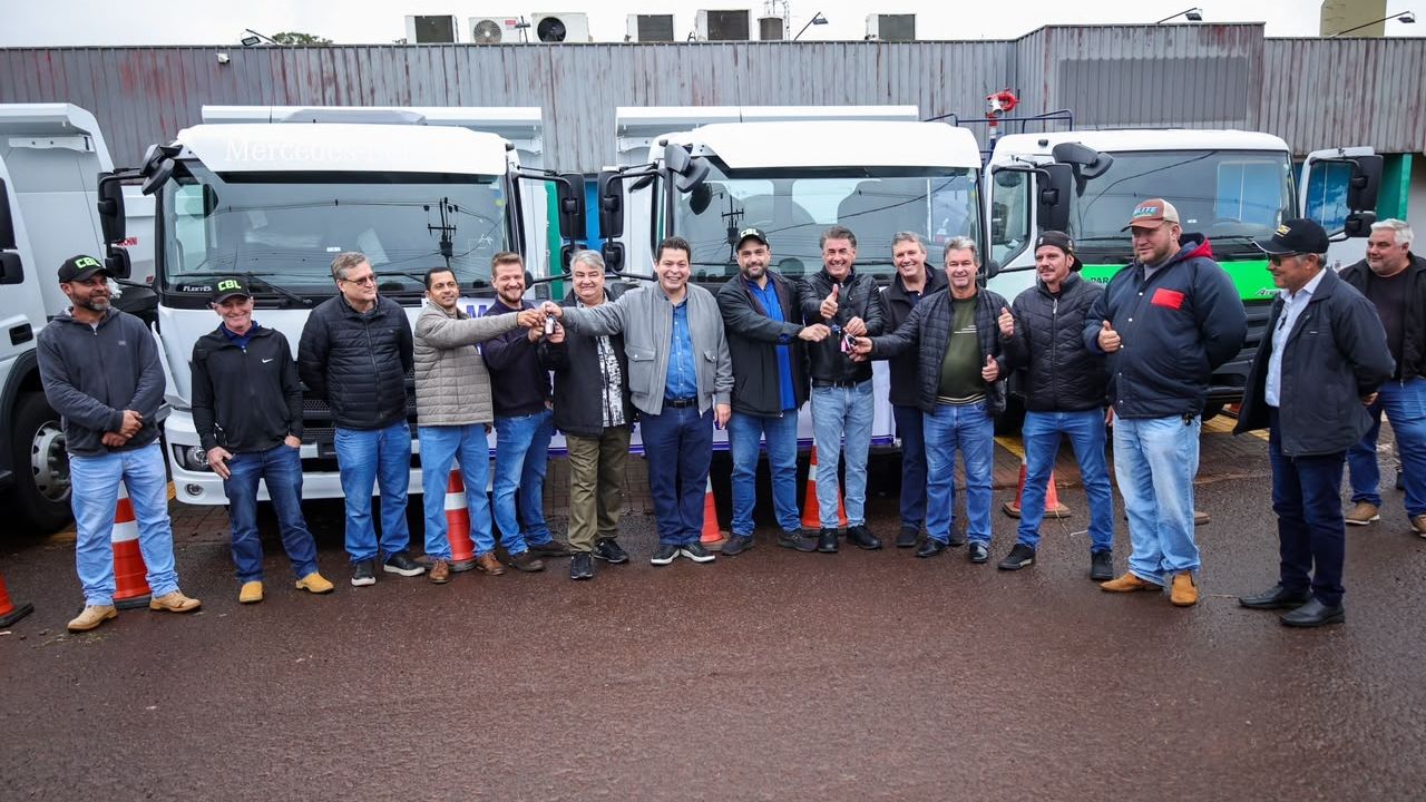 Corbélia recebe quatro caminhões e prepara início de 24 km de recape