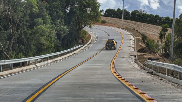 Paraná chega a quase mil quilômetros de rodovias e novas estradas em concreto