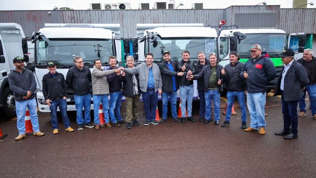 Corbélia recebe quatro caminhões e prepara início de 24 km de recape