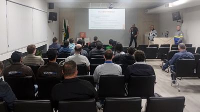 Imagem referente à notícia: Copel orienta operadoras de internet de Cascavel sobre normas de cabeamento em postes