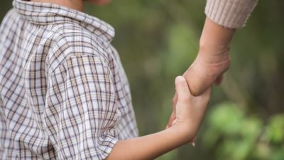 Imagem referente à notícia: Prefeitura recruta novas famílias para acolher crianças e adolescentes em Cascavel