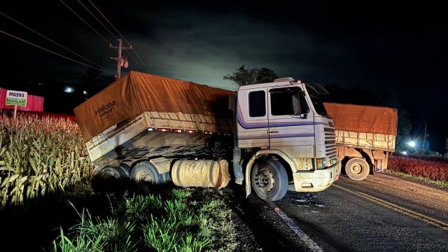 Acidente envolvendo carreta e dois carros mobiliza BPRv na PRC-467 em Marechal Cândido Rondon